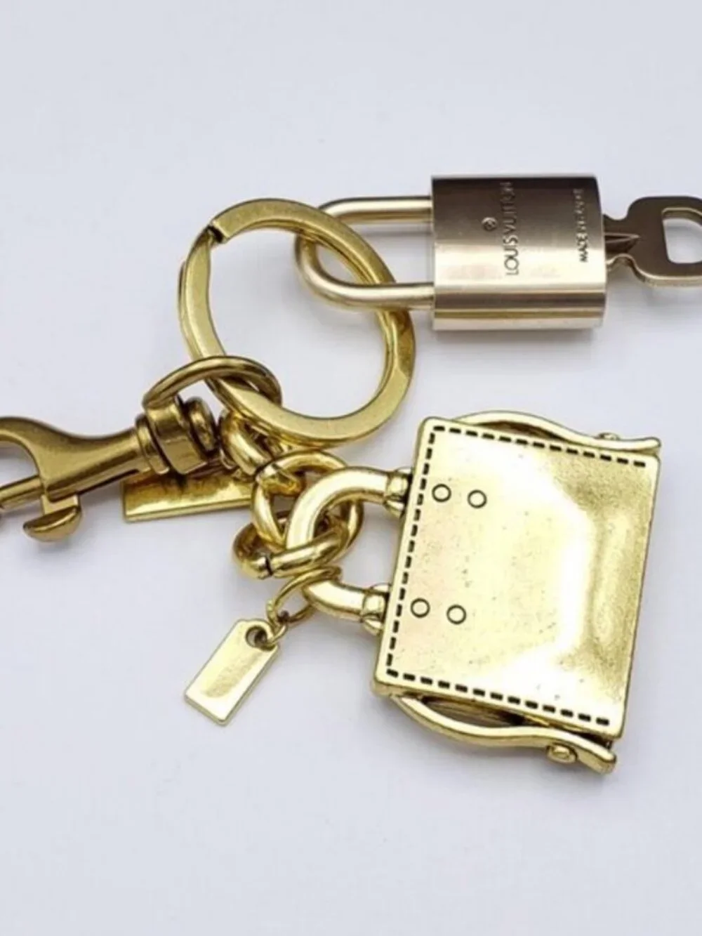LV Gold Padlock Authentic 🔑 Luxury Bag Charm w/ Unbranded Golden Bag Keychain